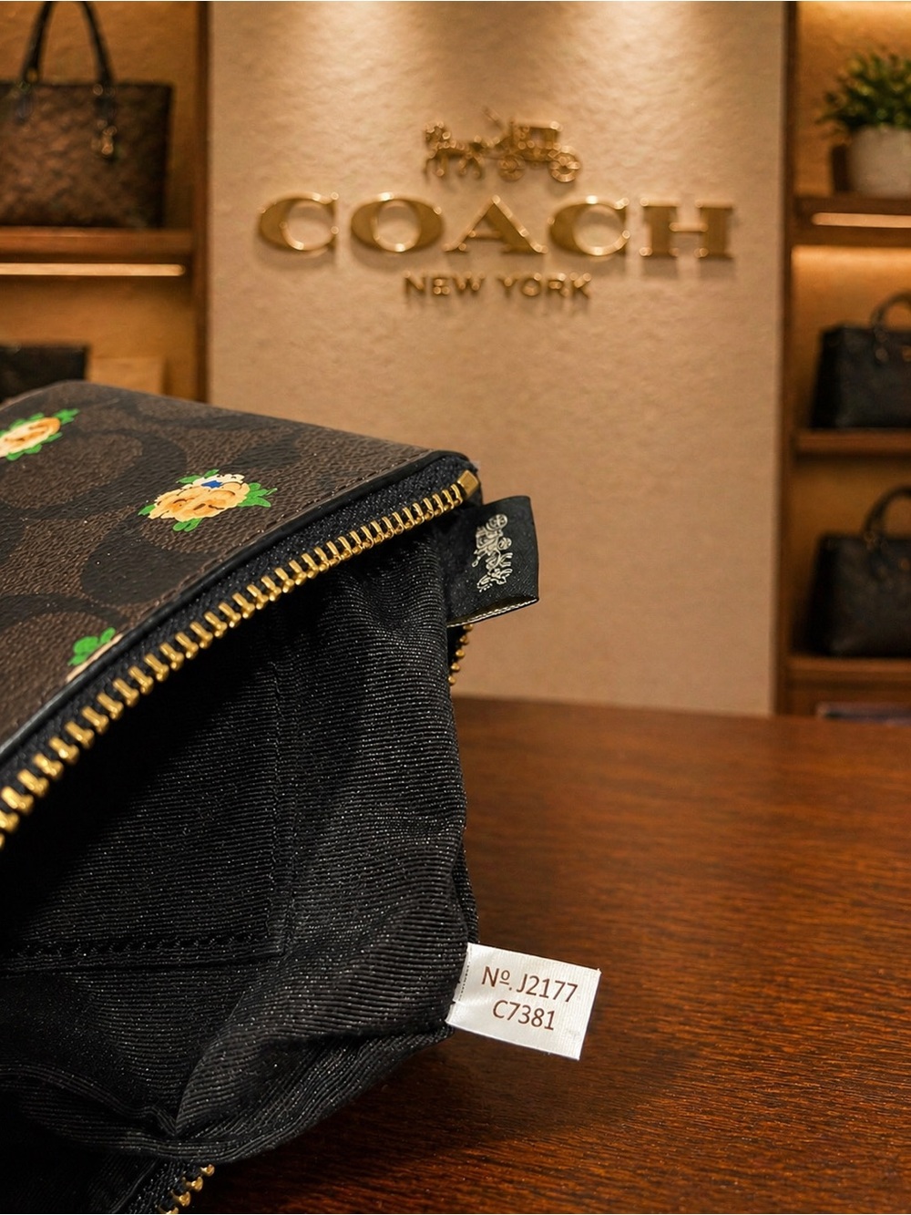 Coach Corner Zip Wristlet Brown Signature Canvas Vintage Mini Rose Print - Picture 4 of 4